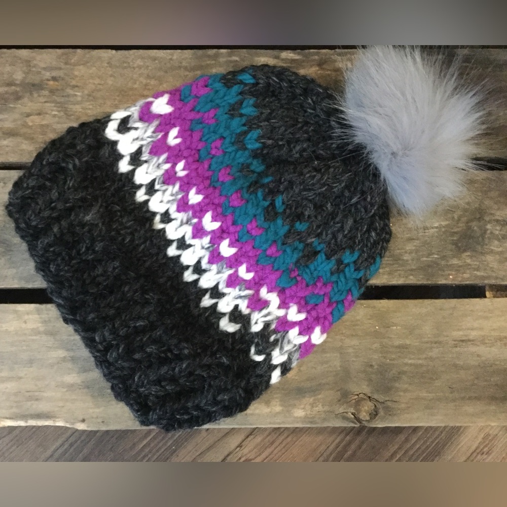 New Handknit Hat faux fur pompom size M fair isle pattern beanie